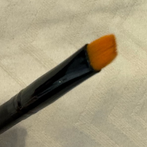MAKEUP BRUSH. NEVER USED - Picture 3 of 7